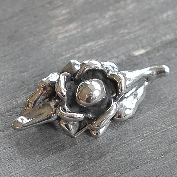 Vintage 925 Sterling Silver Flower Brooch Pin Small 3D Stamped Floral Daisy 3.7g - Picture 1 of 8